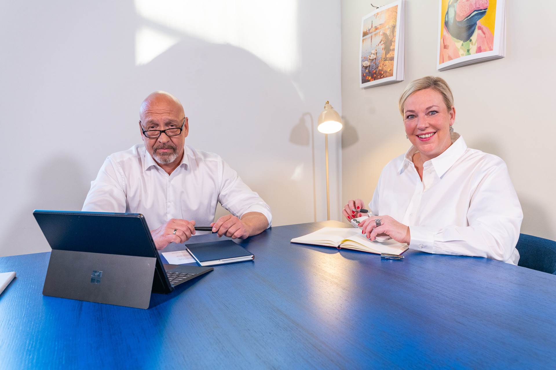 Consultation at the table in the Formeta DENTAL office